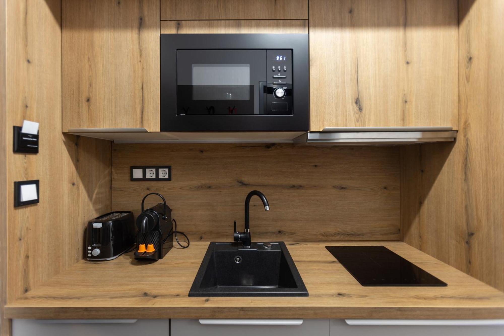 R73 Residences ペーチ エクステリア 写真