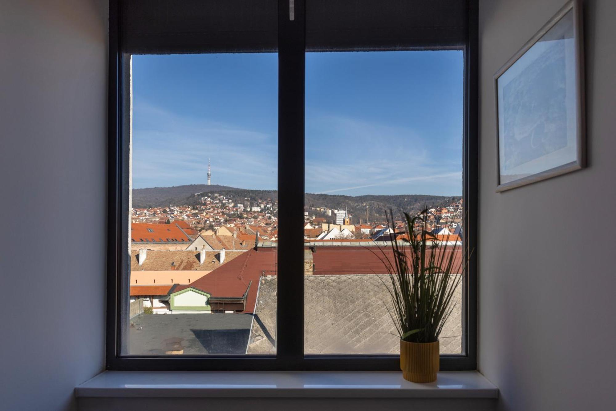 R73 Residences ペーチ エクステリア 写真